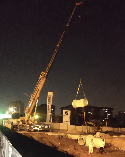 淮安区“弯臂矫正”—— 吊车的 “形变补偿” 技术